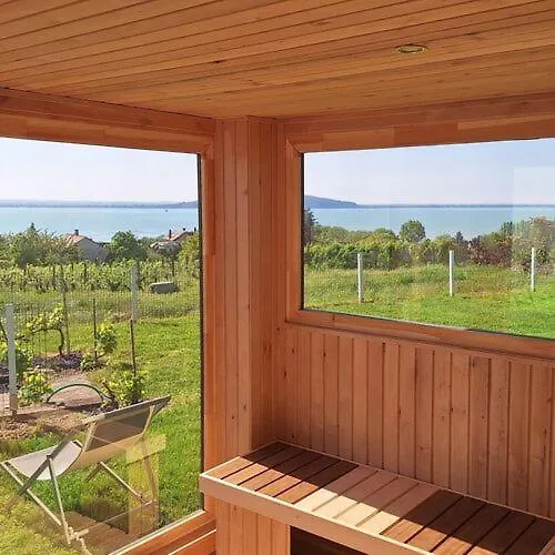 Szivarvany Vendeghaz Badacsony בית הארחה